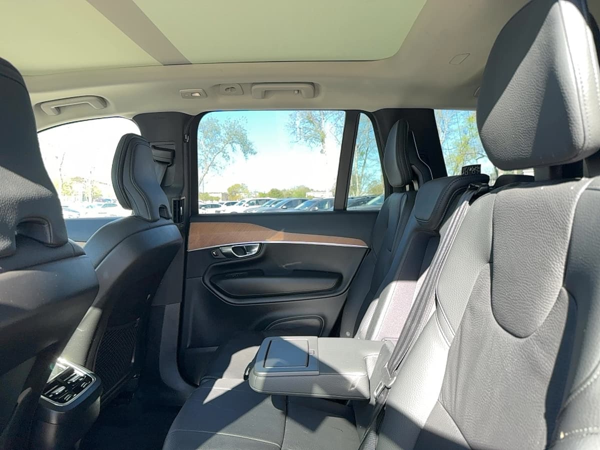 2025 Volvo XC90 - Image 14