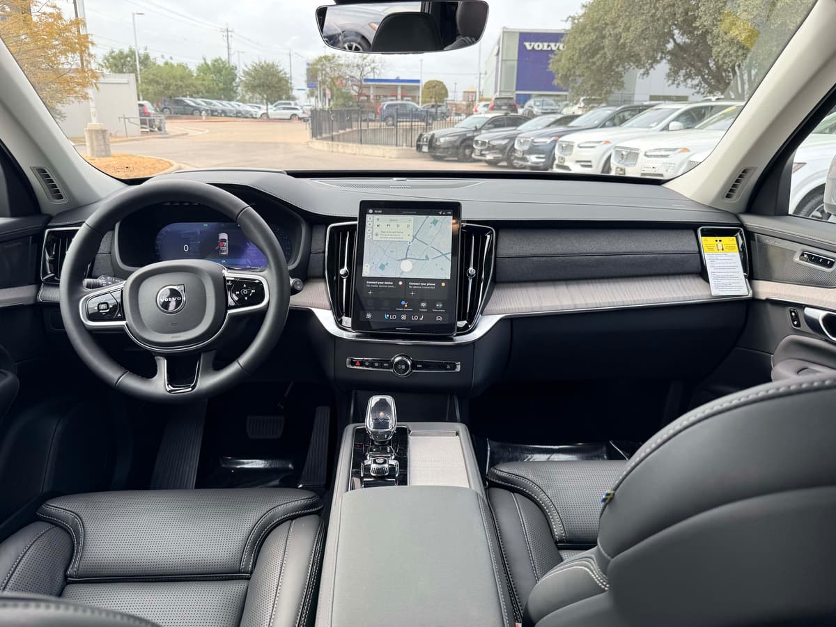 2026 Volvo XC90 - Image 17