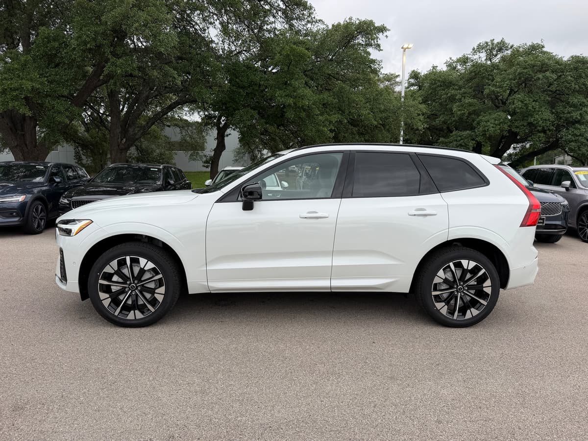 2026 Volvo XC60 - Image 3