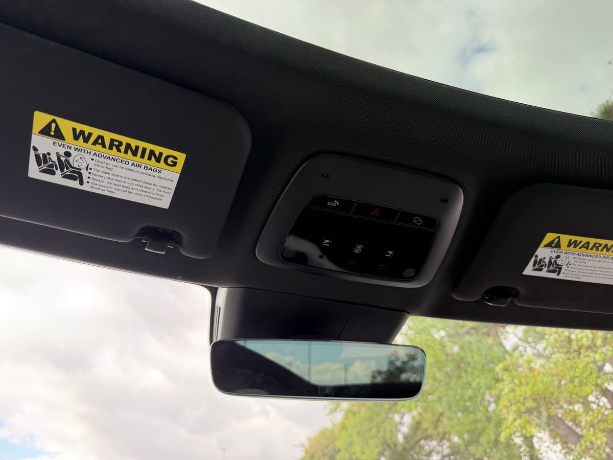 2026 Volvo EX30 - Image 16