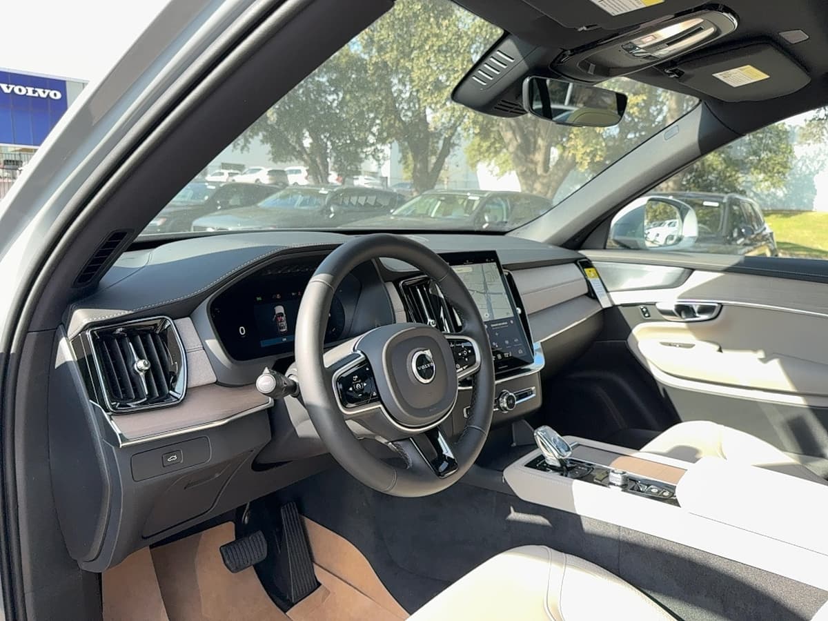 2026 Volvo XC90 - Image 10