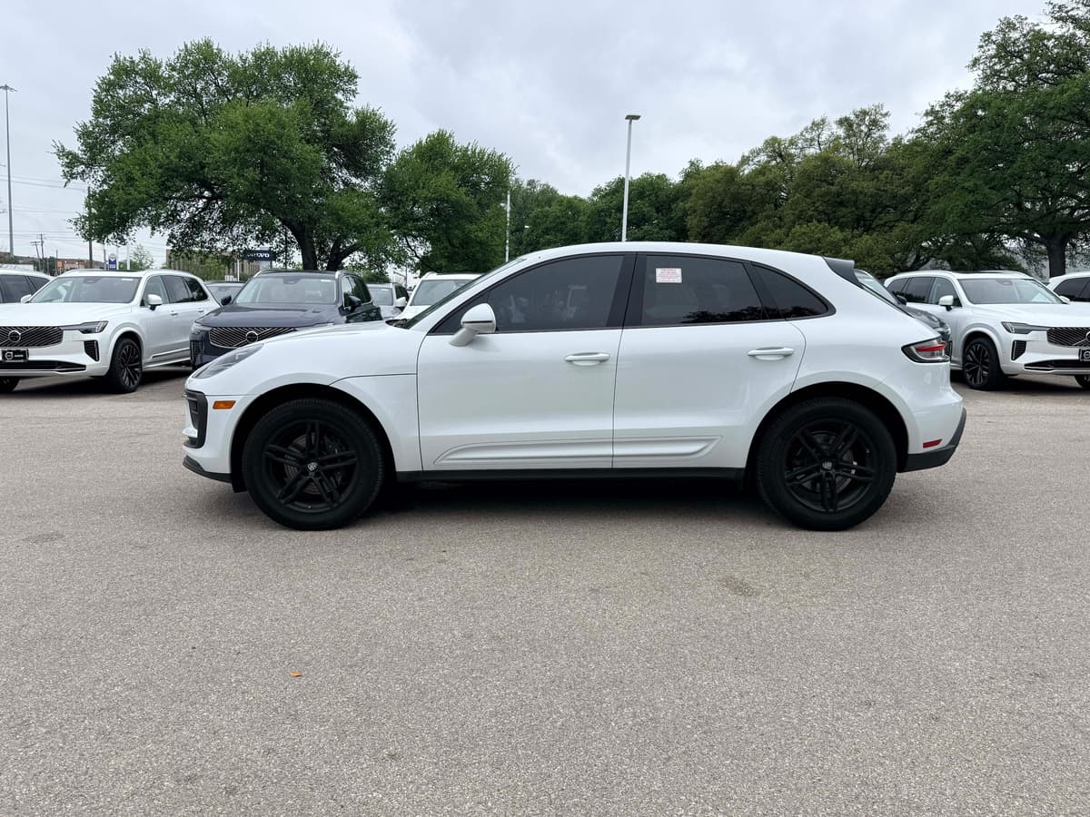2023 Porsche Macan - Image 2