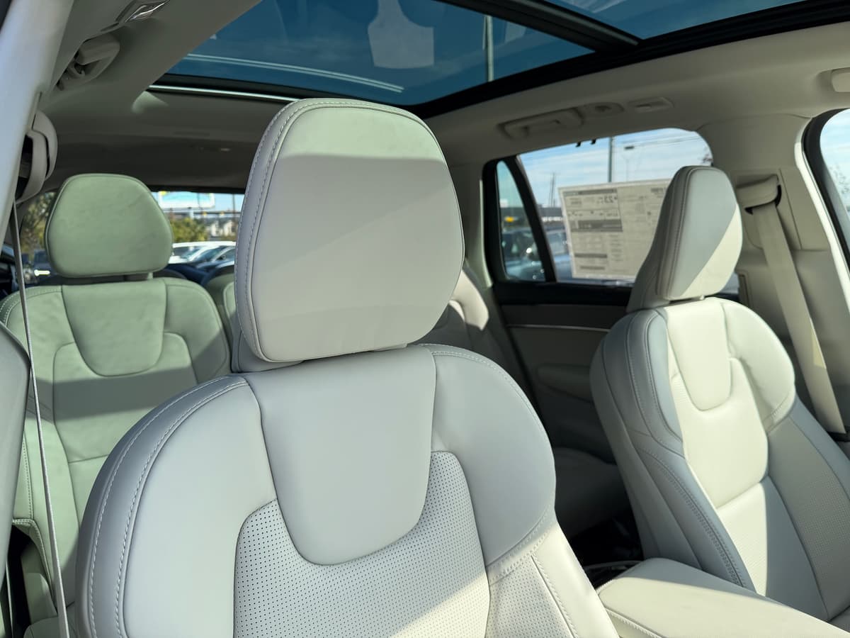 2026 Volvo XC90 - Image 9