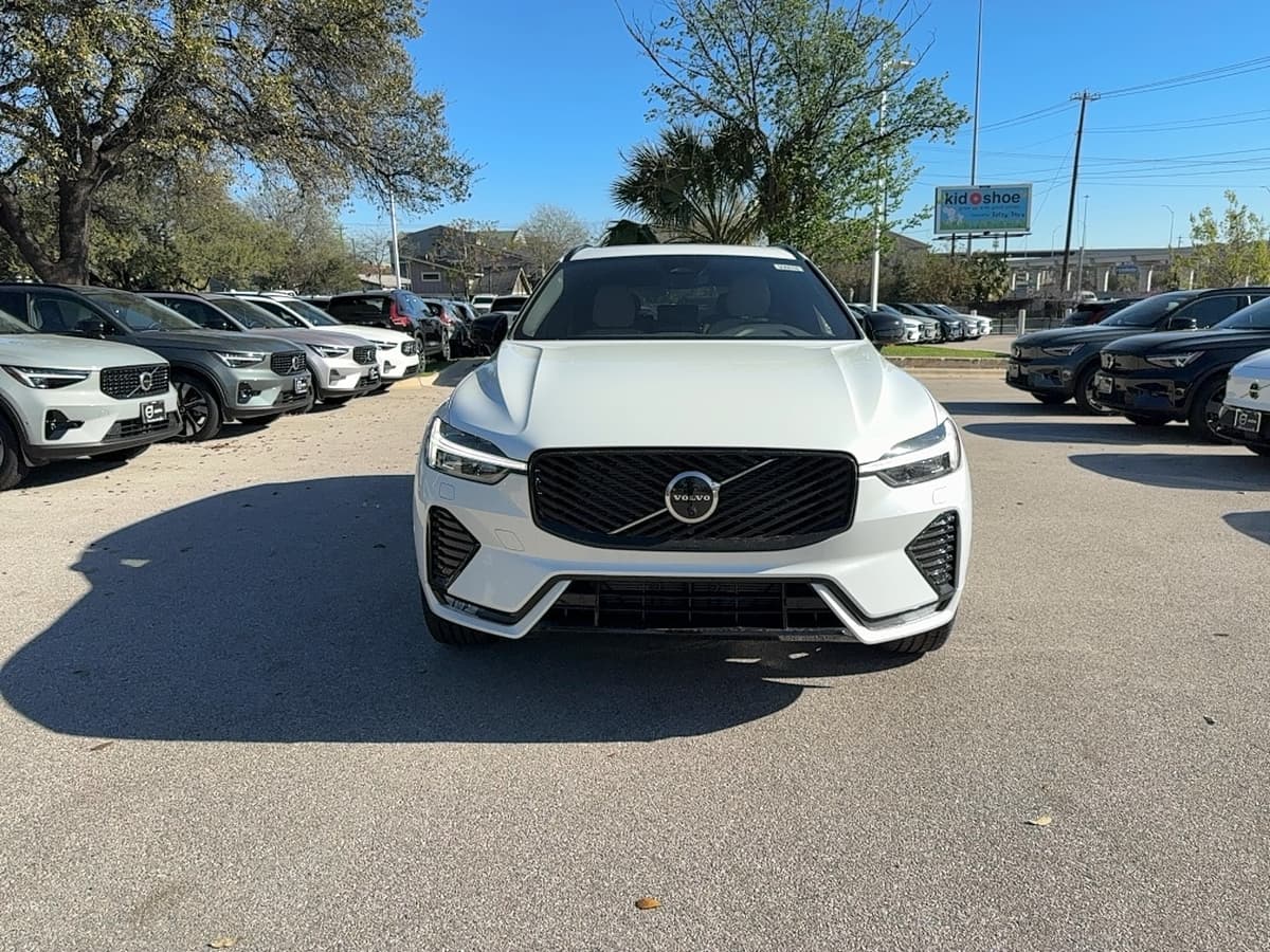 2026 Volvo XC60 - Image 8