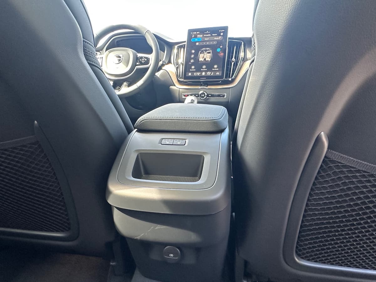 2026 Volvo XC60 - Image 11