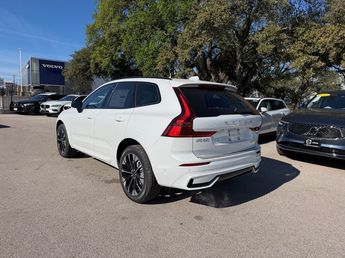 2026 Volvo XC60 - Image 4