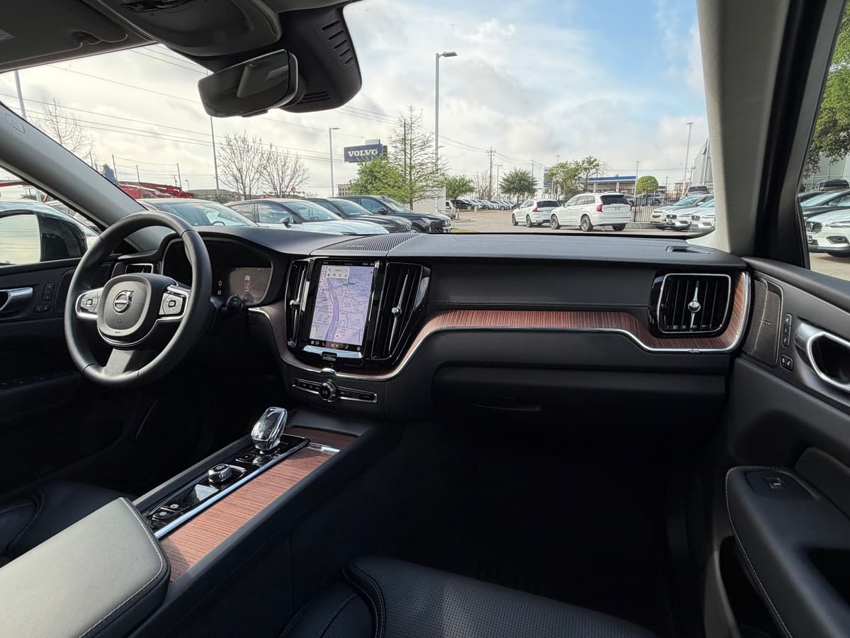 2024 Volvo XC60 - Image 14