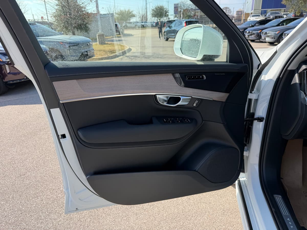 2026 Volvo XC90 - Image 19