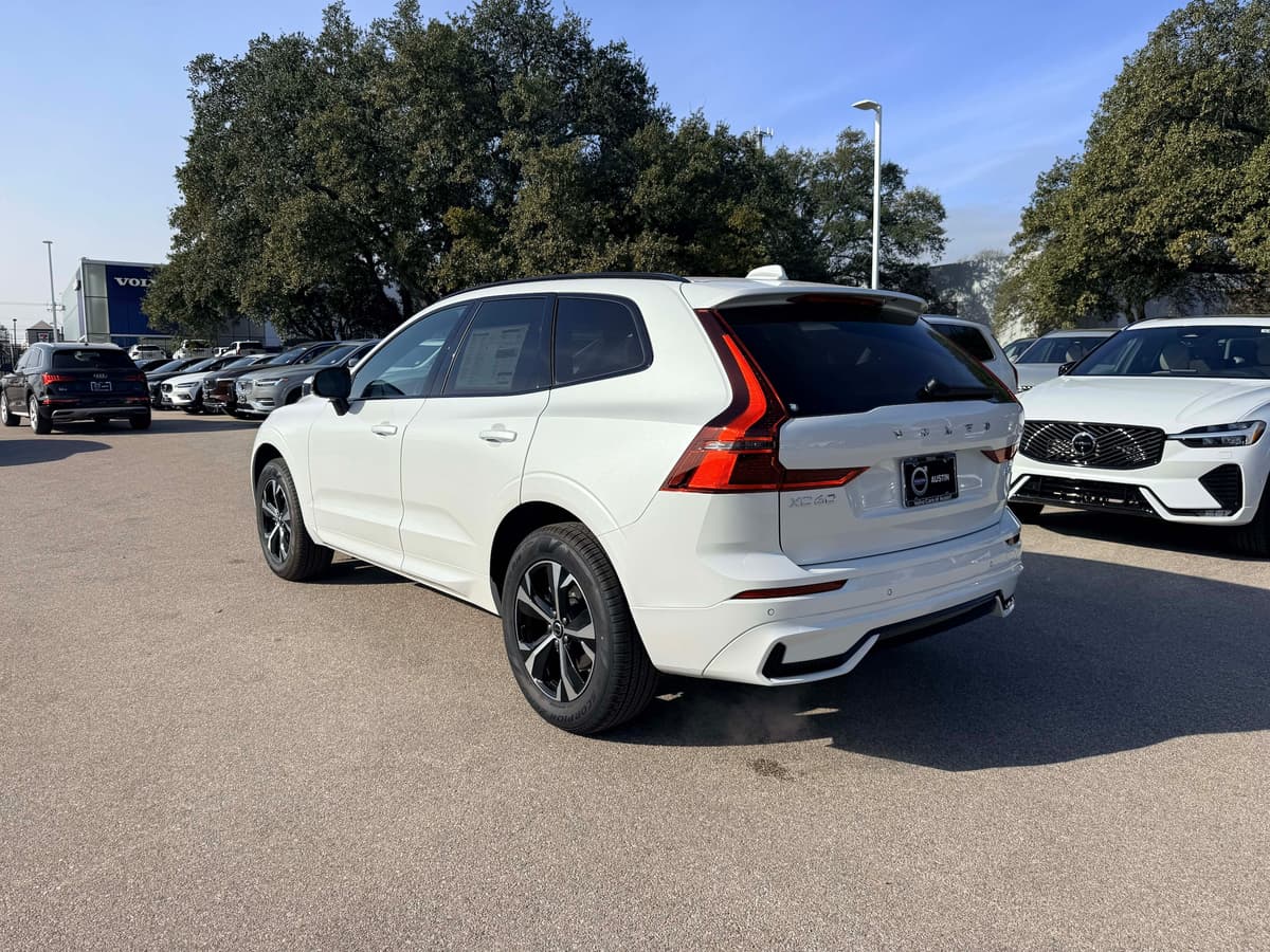2026 Volvo XC60 - Image 4