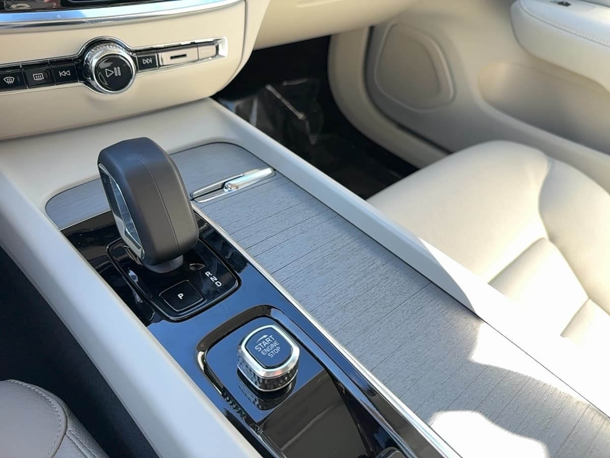 2026 Volvo V60 Cross Country - Image 23