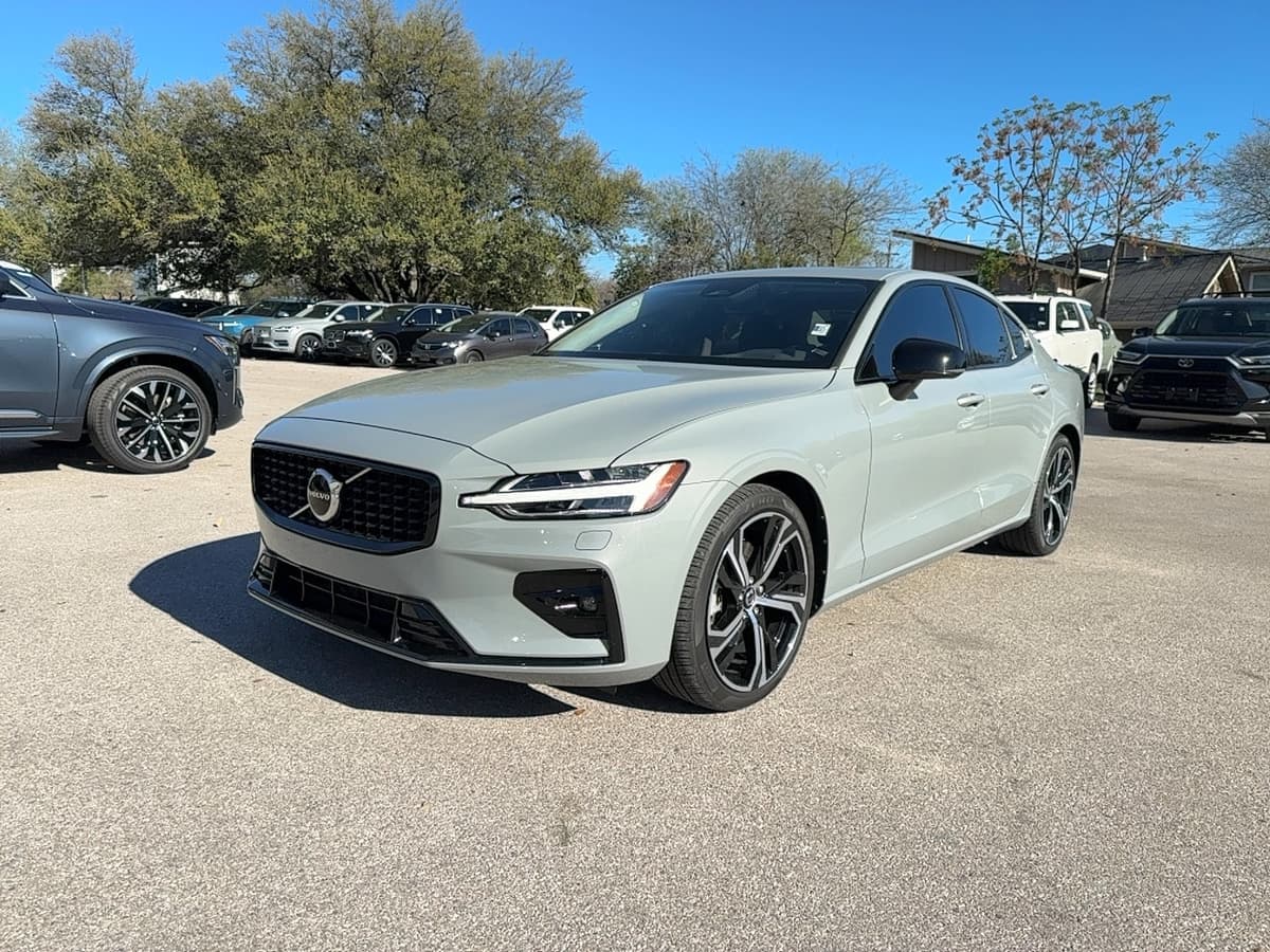 2024 Volvo S60 - Image 2