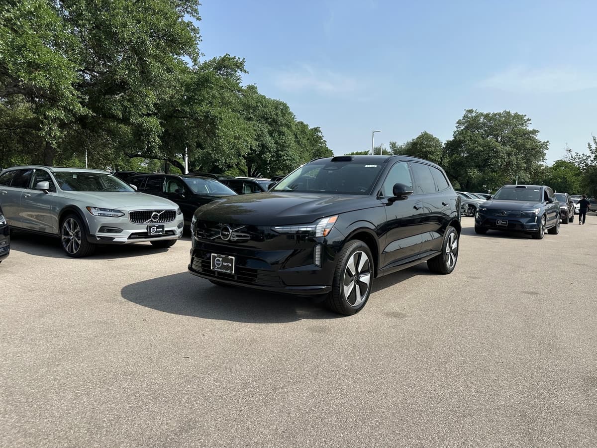 2025 Volvo EX90 - Image 2