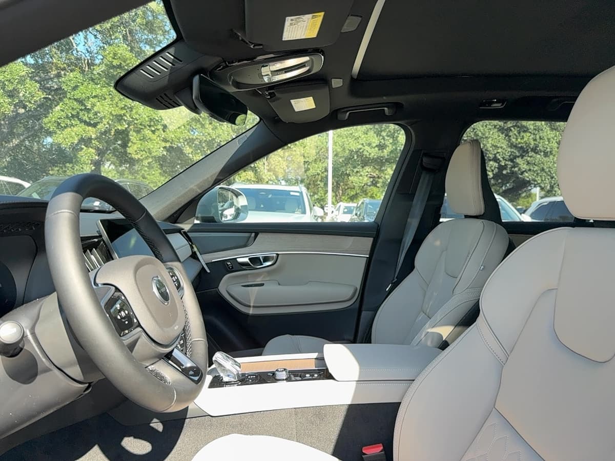 2026 Volvo XC90 - Image 11