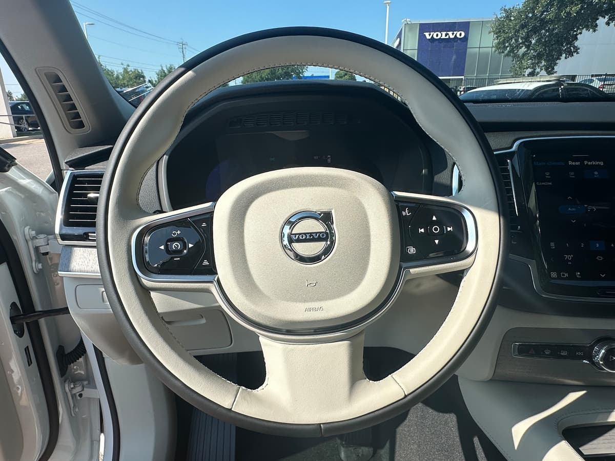 2025 Volvo XC90 - Image 11