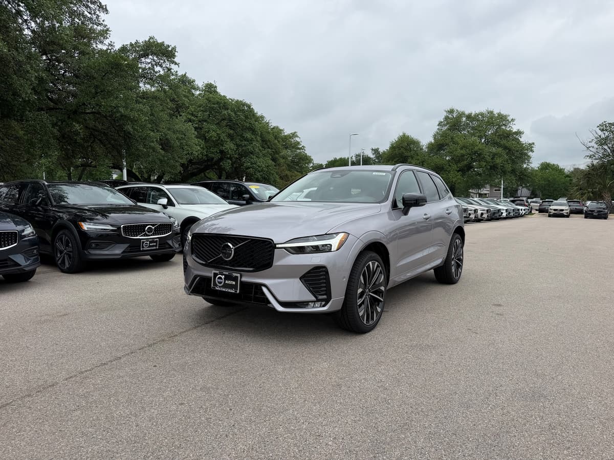 2026 Volvo XC60 - Image 2