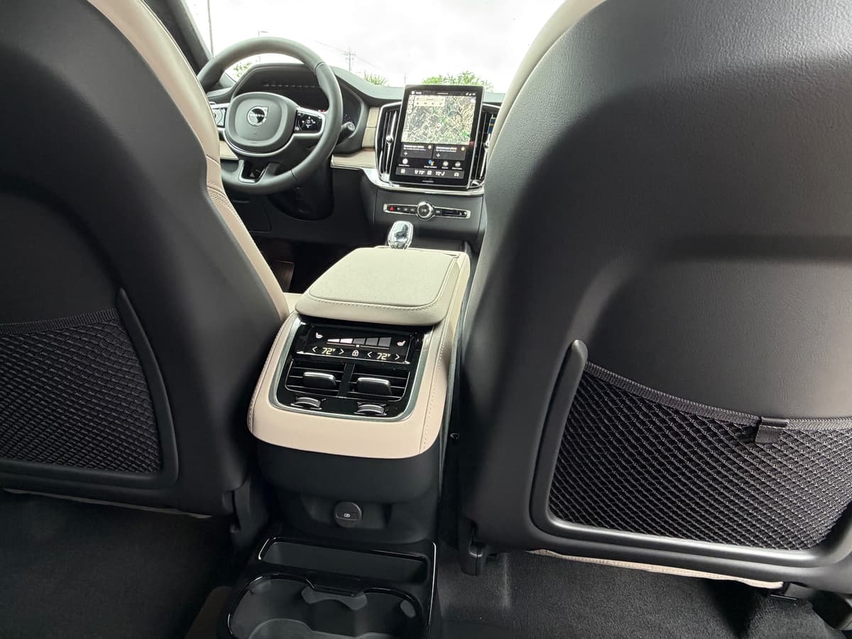 2026 Volvo XC90 - Image 12
