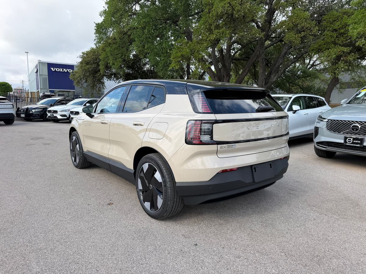 2026 Volvo EX30 - Image 4