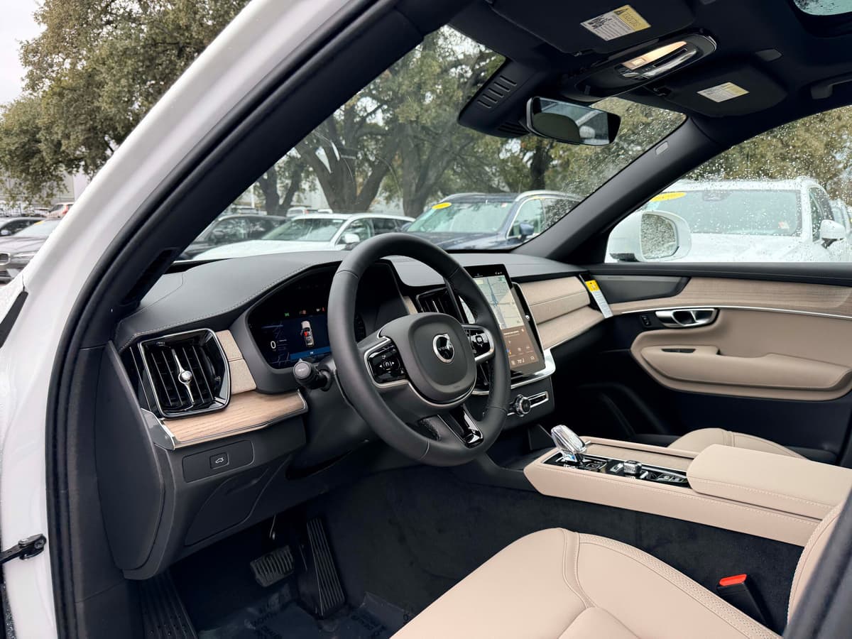 2026 Volvo XC90 - Image 11