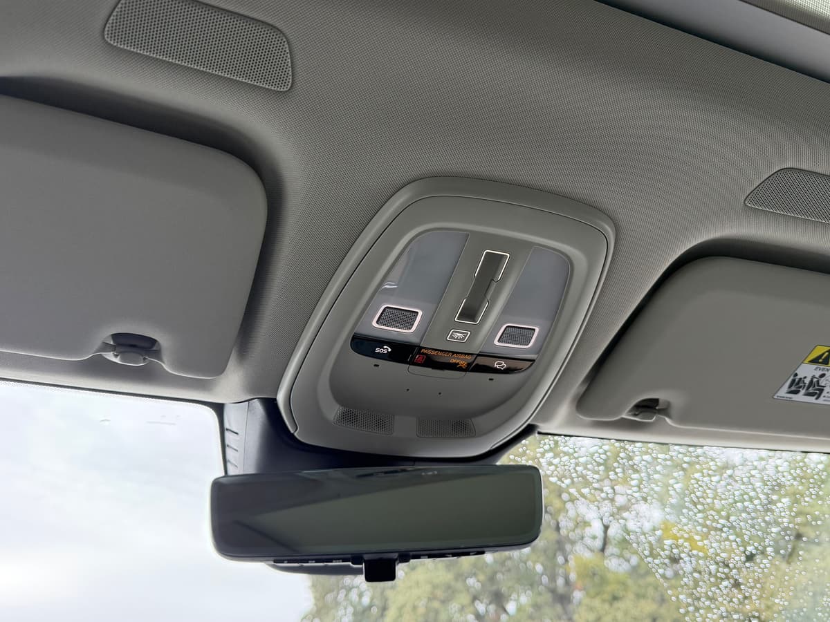 2026 Volvo XC60 - Image 16