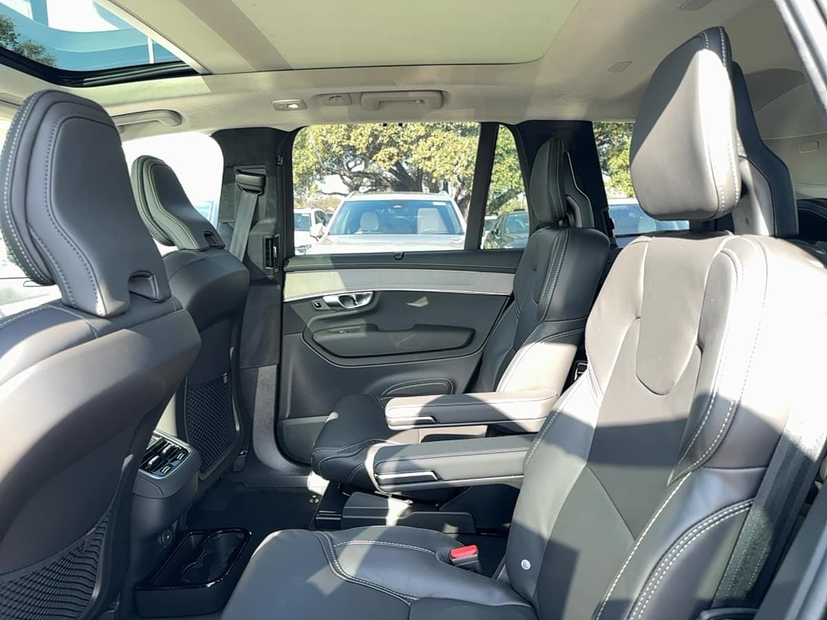 2026 Volvo XC90 - Image 14