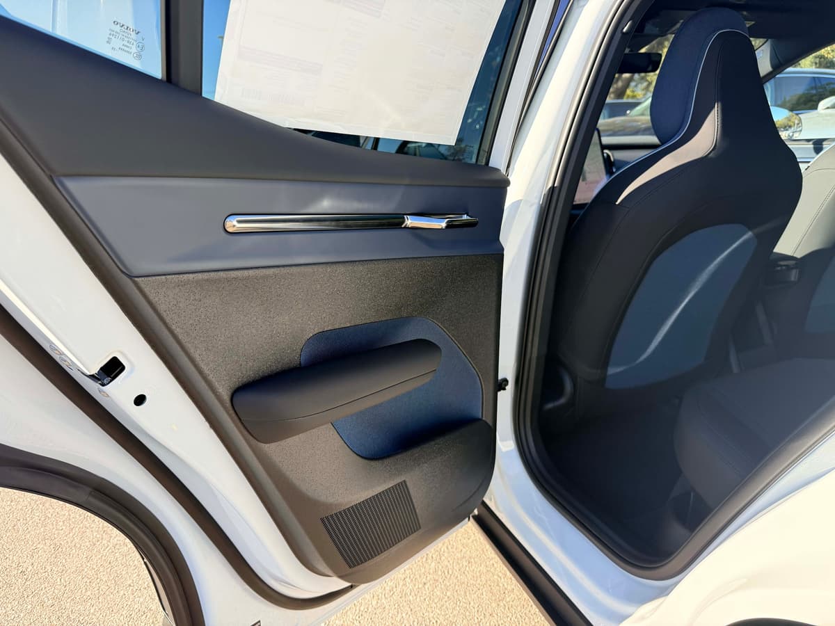 2026 Volvo EX30 Cross Country - Image 15