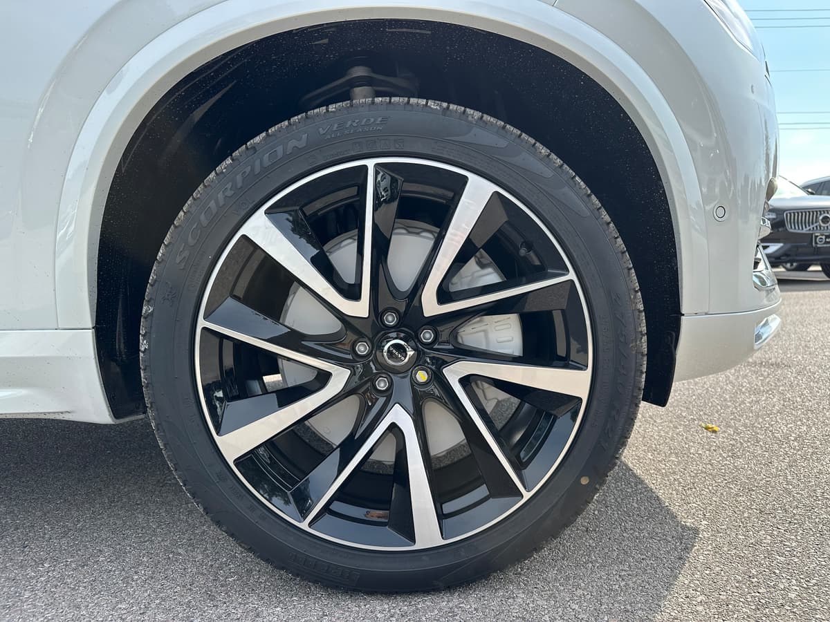 2025 Volvo XC90 - Image 7