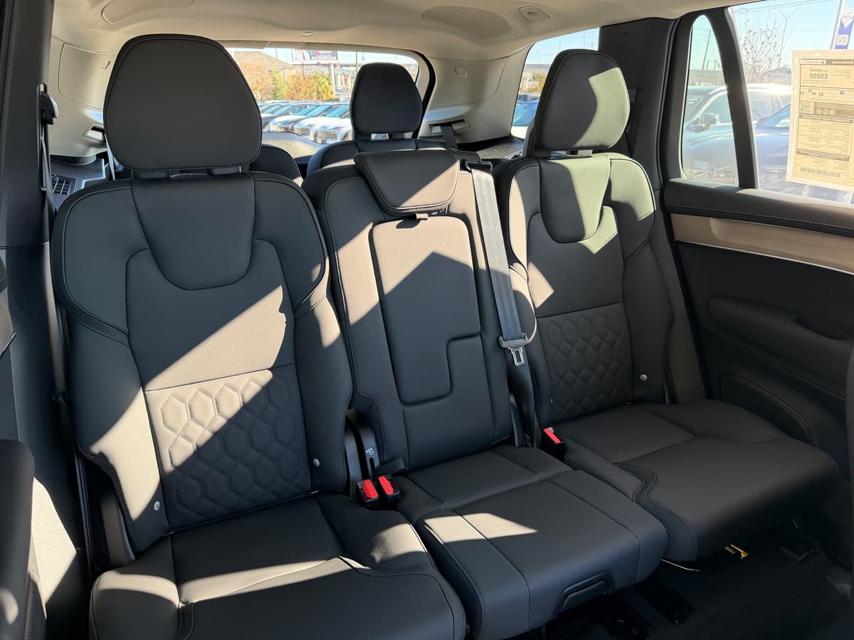 2026 Volvo XC90 - Image 10