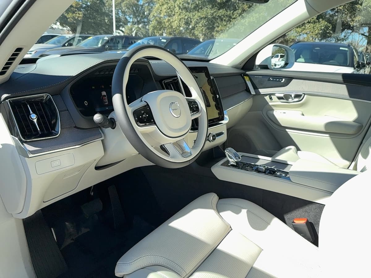 2026 Volvo XC90 - Image 12