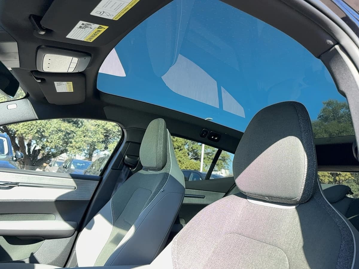 2026 Volvo EX30 - Image 14