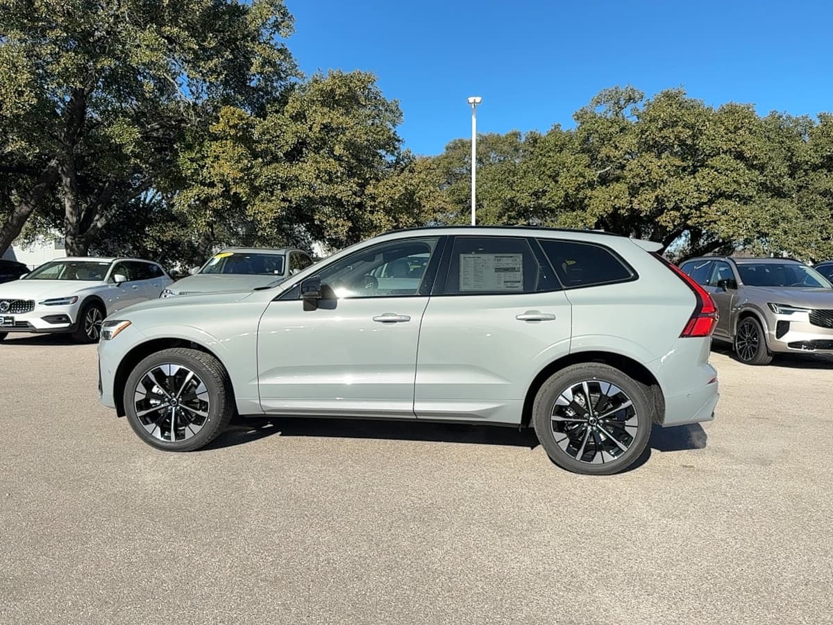 2026 Volvo XC60 - Image 3