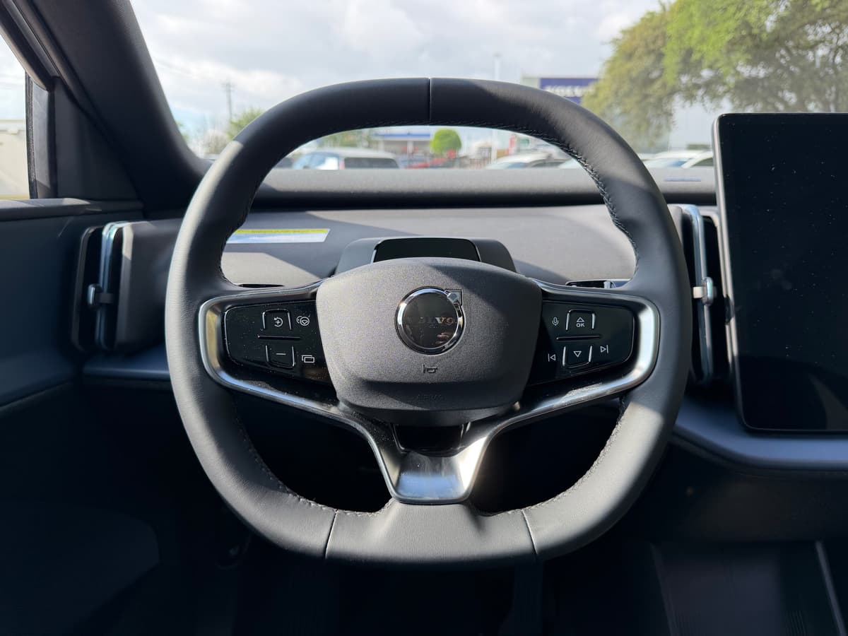 2026 Volvo EX30 - Image 14