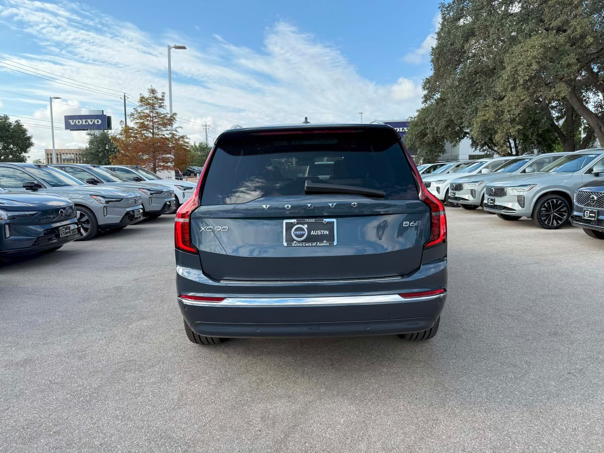 2026 Volvo XC90 - Image 5
