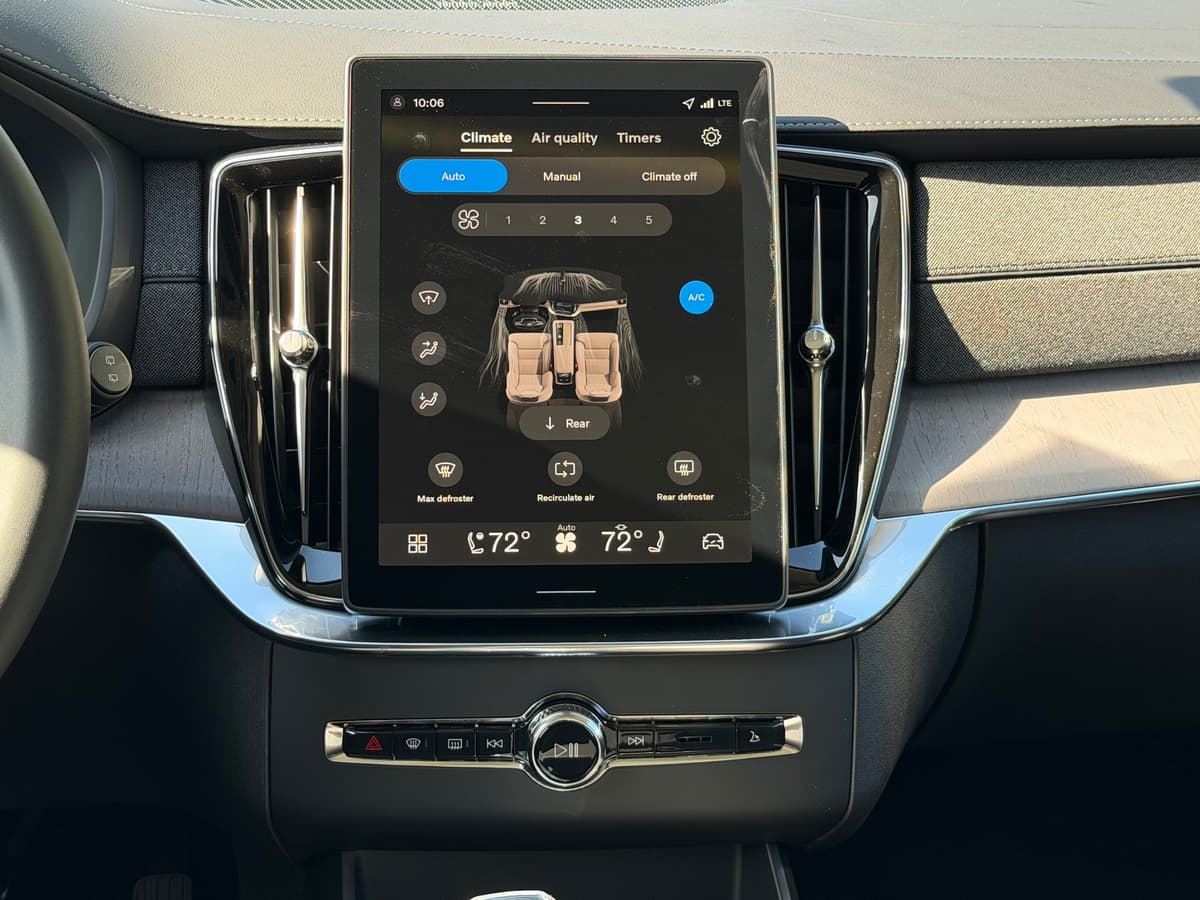 2026 Volvo XC90 - Image 13