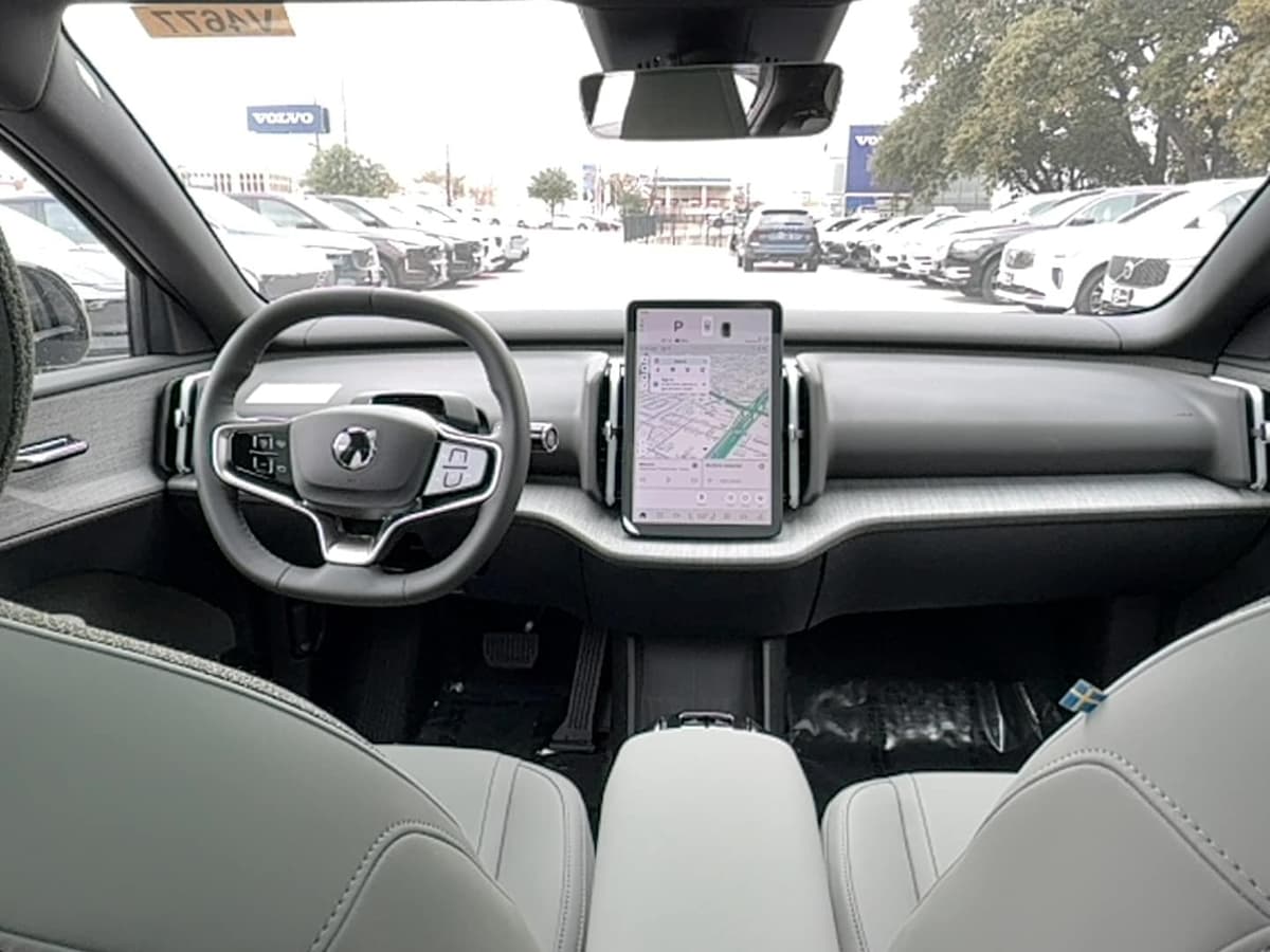 2026 Volvo EX30 Cross Country - Image 17