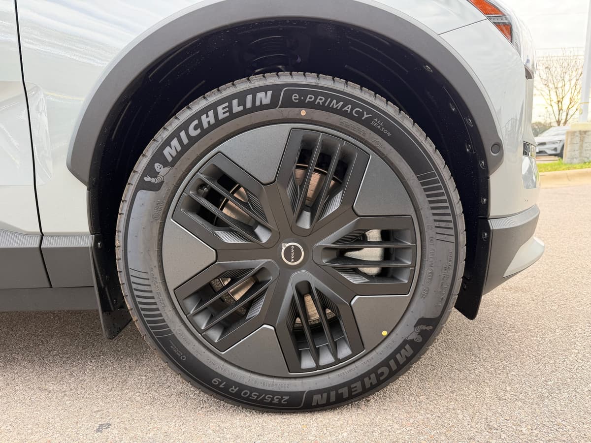 2026 Volvo EX30 Cross Country - Image 7