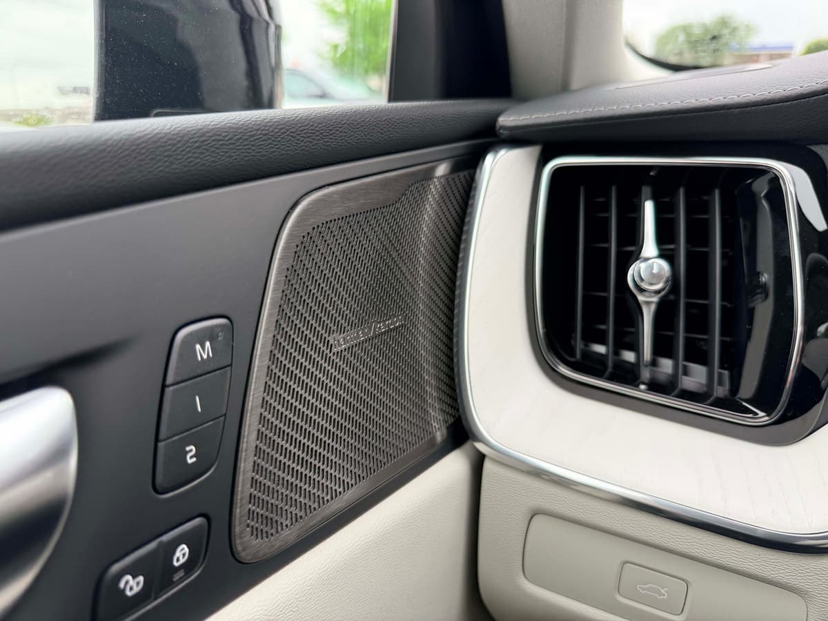 2026 Volvo XC60 - Image 18