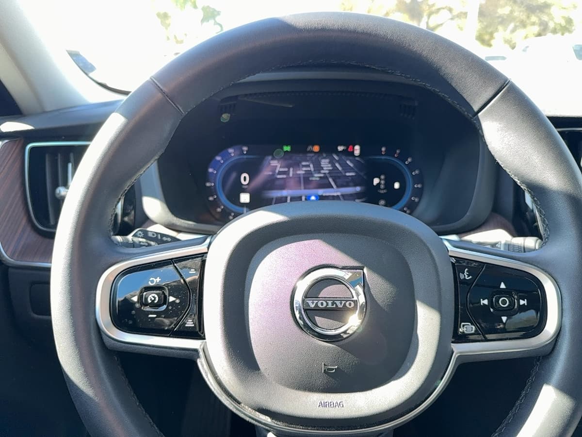 2023 Volvo XC60 - Image 12