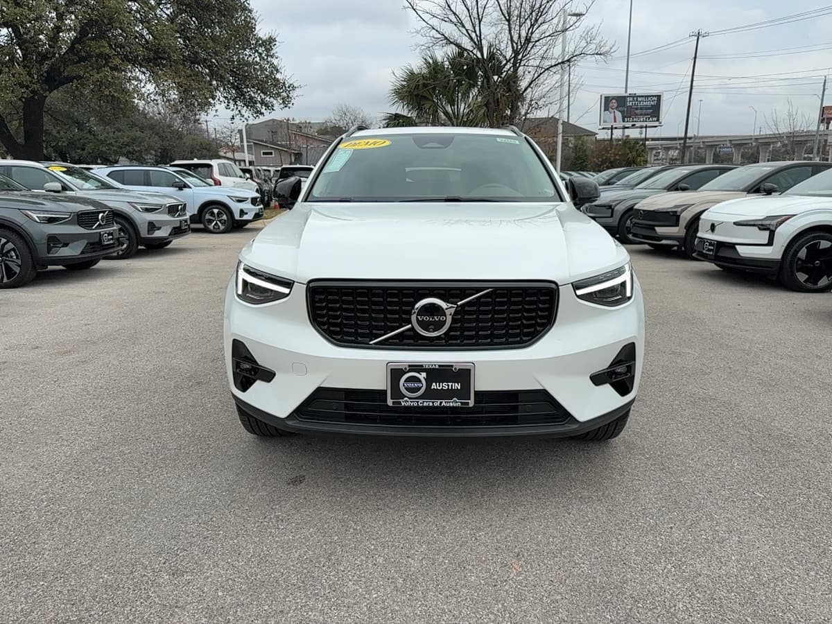 2024 Volvo XC40 - Image 8