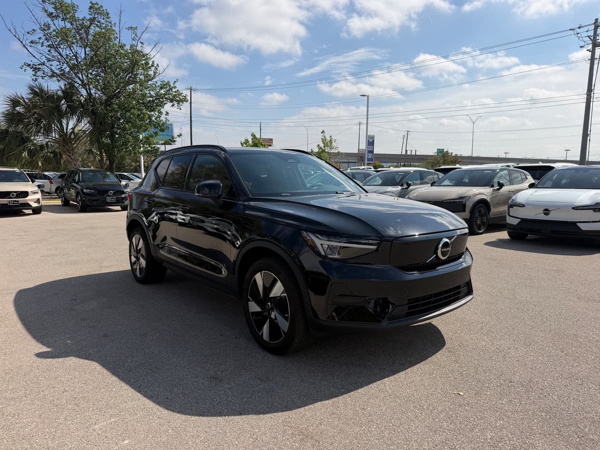 2024 Volvo XC40 Recharge Pure Electric - Image 7