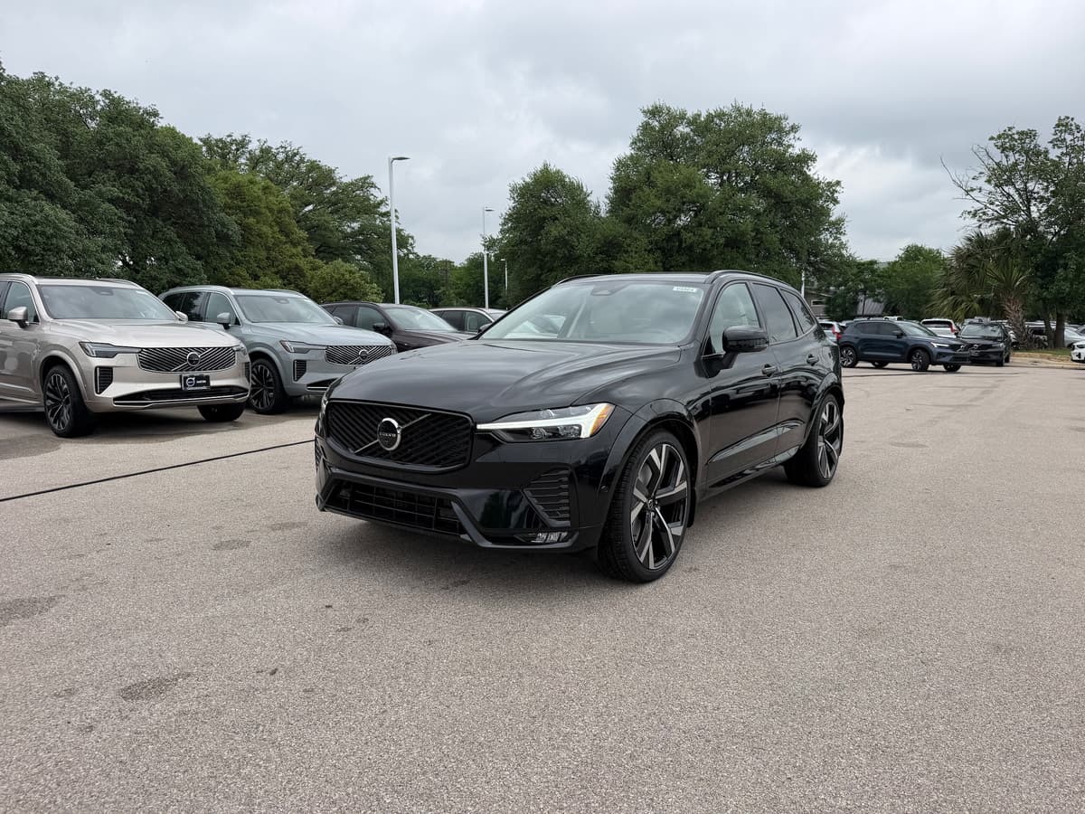 2026 Volvo XC60 - Image 2