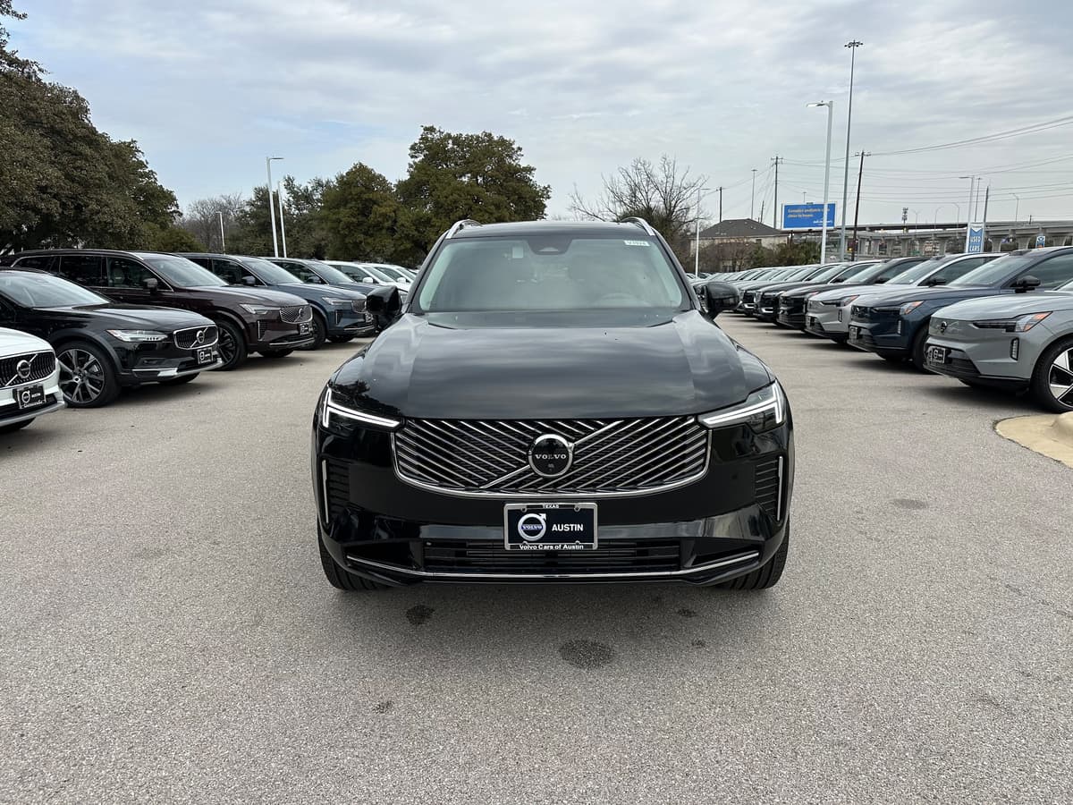 2025 Volvo XC90 plug-in hybrid - Image 6