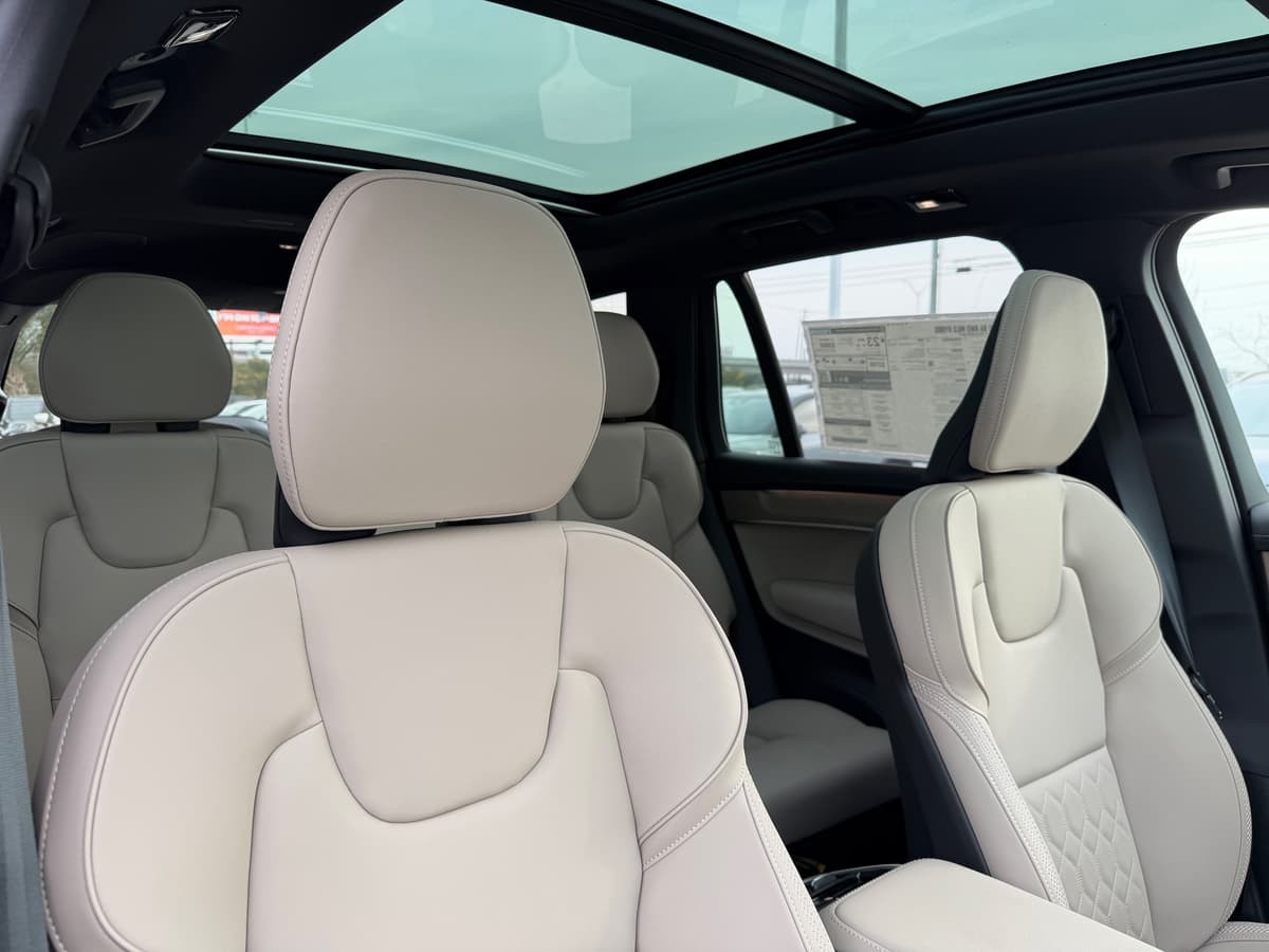 2026 Volvo XC90 - Image 9