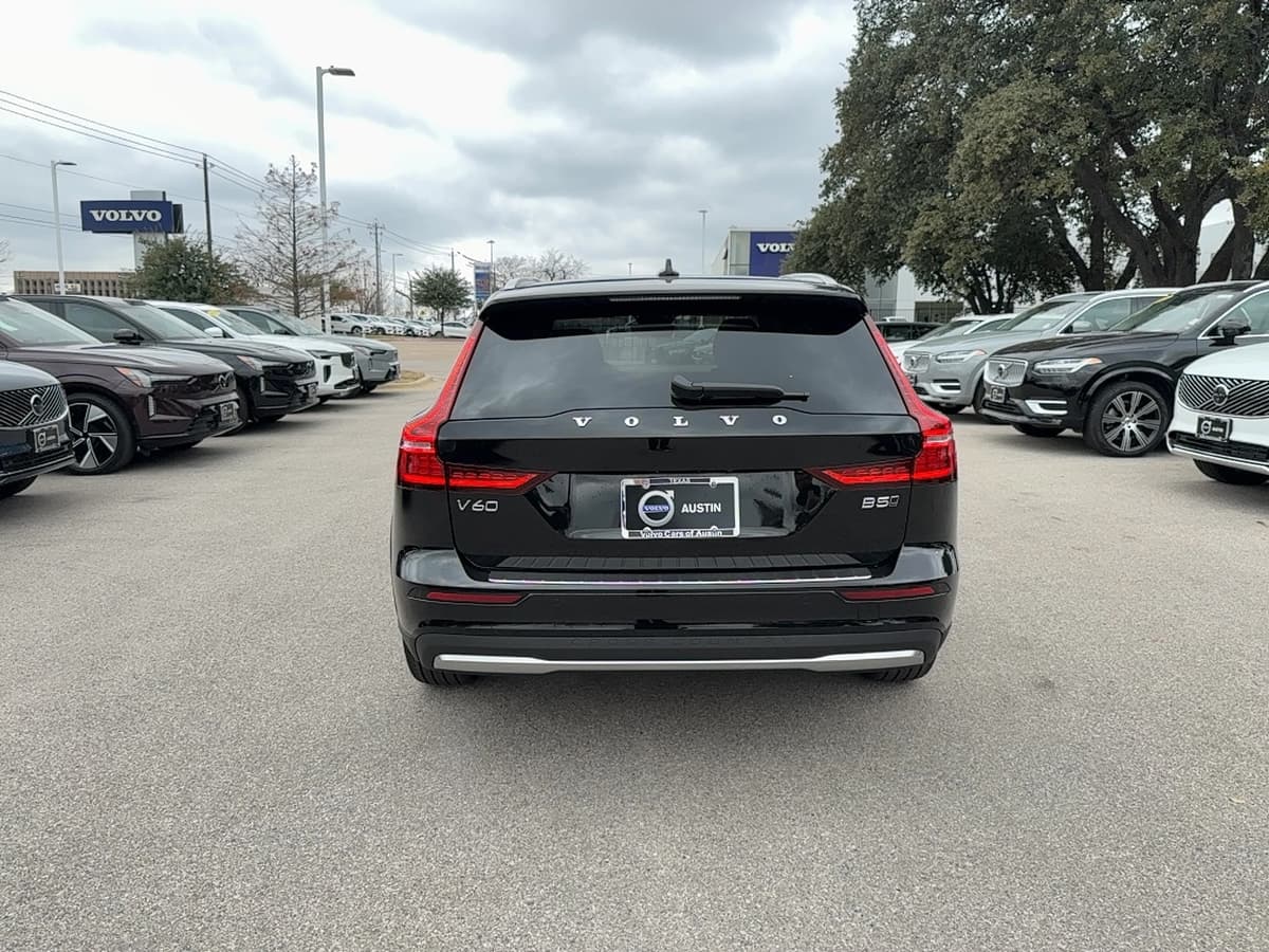 2026 Volvo V60 Cross Country - Image 5