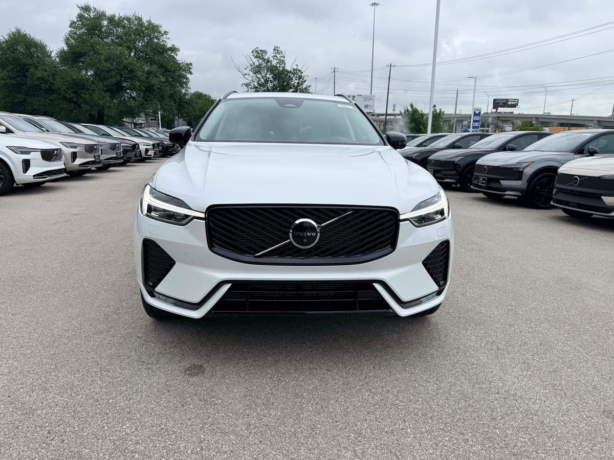 2026 Volvo XC60 - Image 8