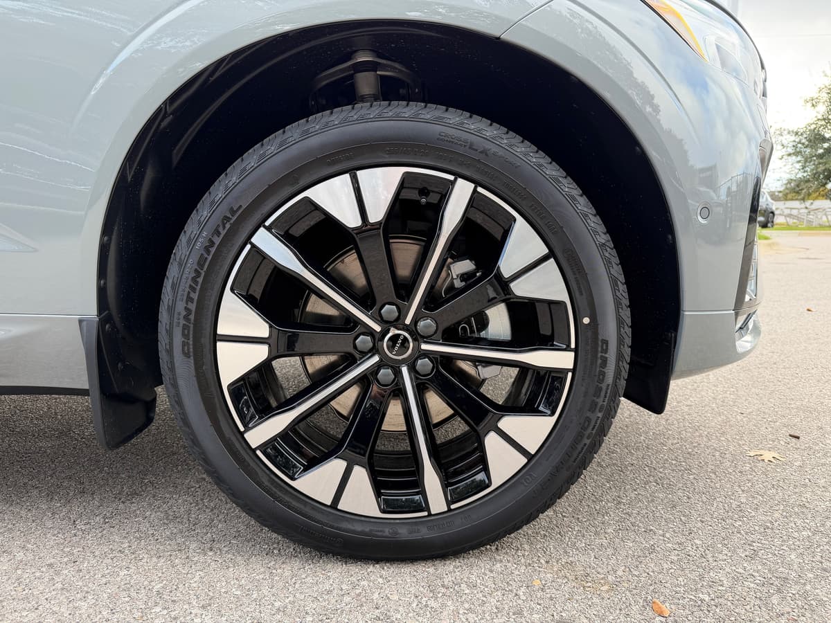 2026 Volvo XC60 - Image 7