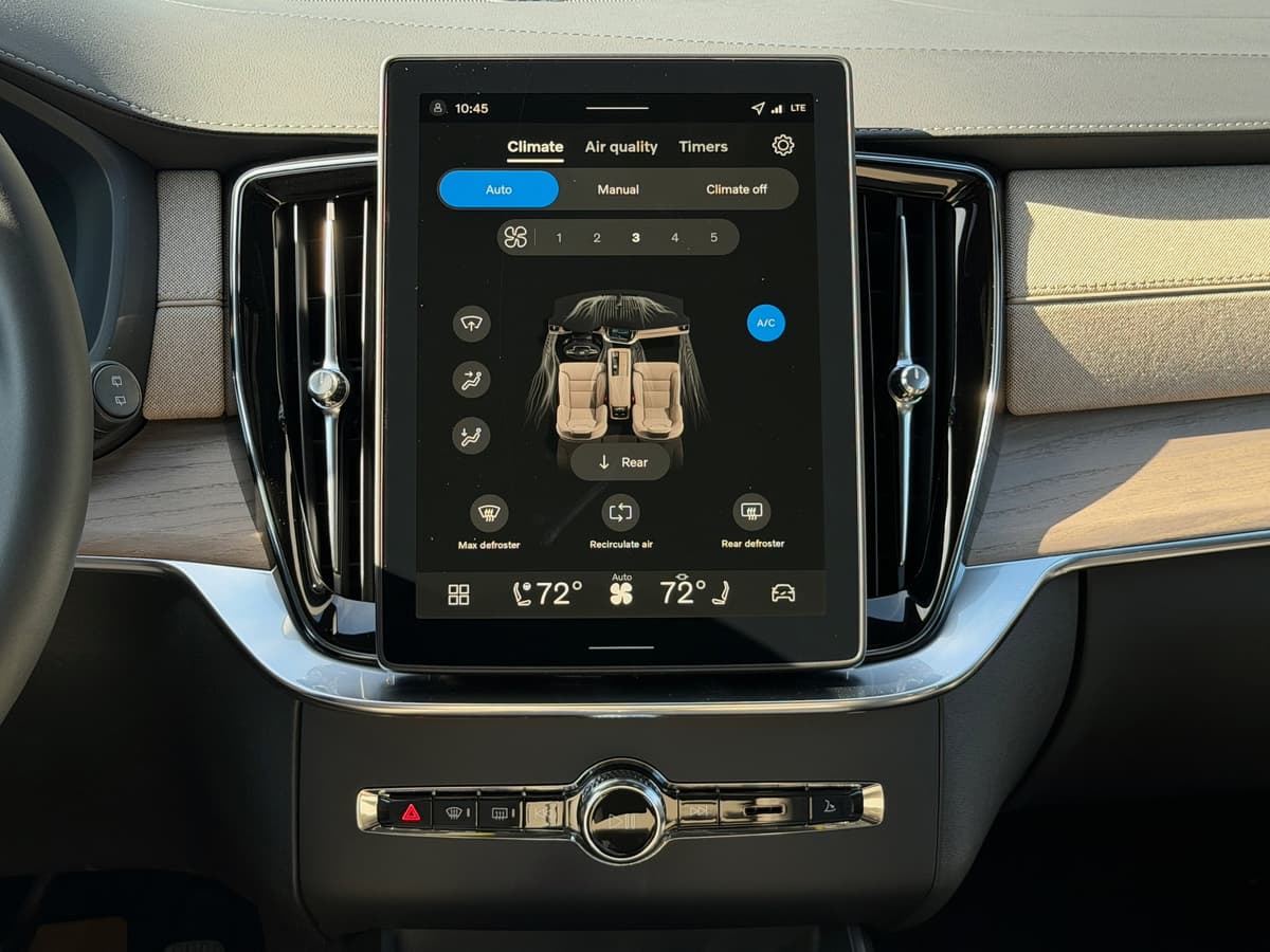 2026 Volvo XC90 - Image 13