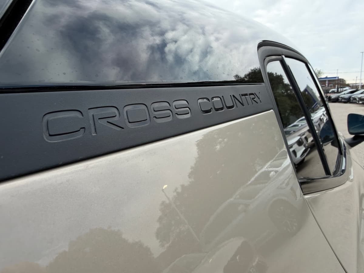 2026 Volvo EX30 Cross Country - Image 8