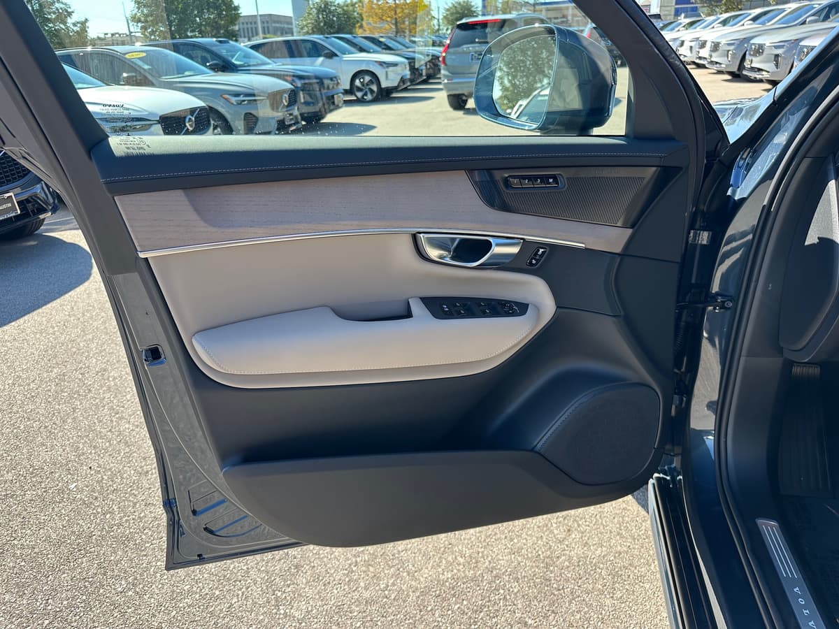 2026 Volvo XC90 - Image 19