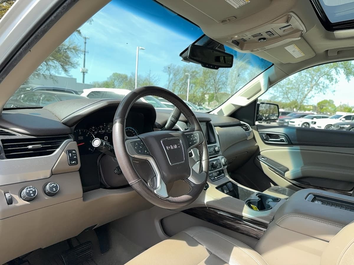 2017 GMC Yukon XL - Image 10