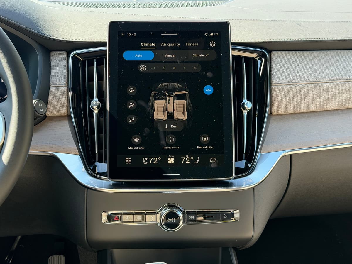 2026 Volvo XC90 - Image 12